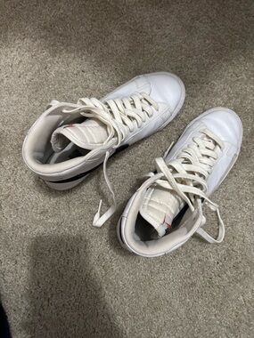 Nike White Sneakers Interior - White
